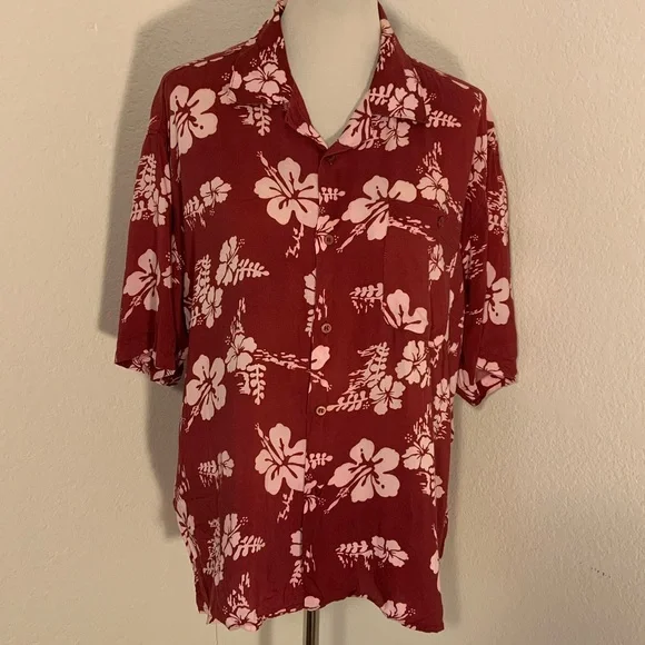NWOT Hawaiian Pace Burgundy w/Pink Hibiscus Flowers Button Down Short Sleeve Top - Picture 1 of 6